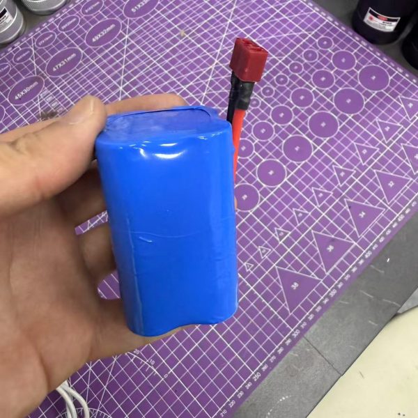 The battery is suitable for 006，007，009